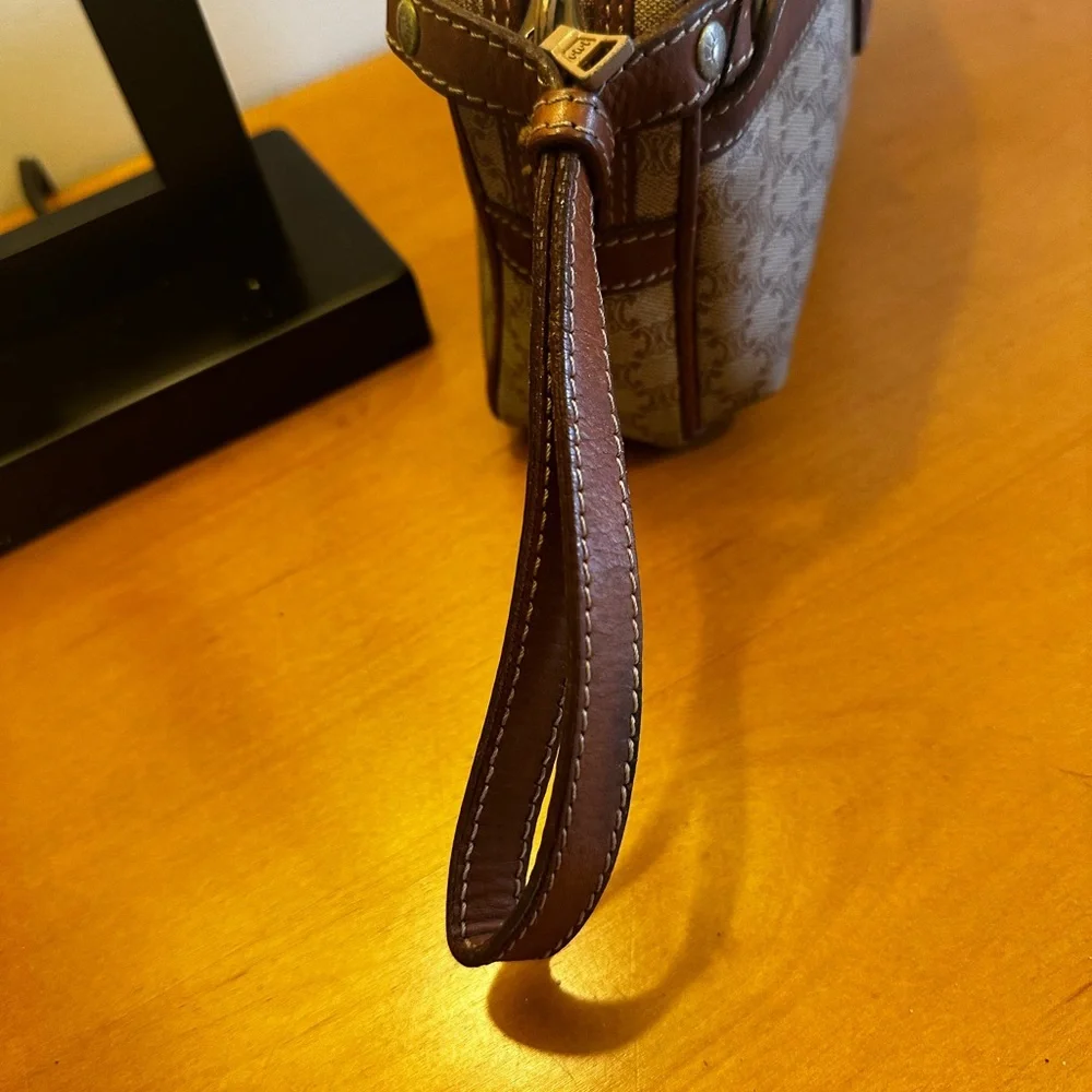 Celine Vintage Buff Triomphe Wristlet. EUC. - Picture 3 of 12